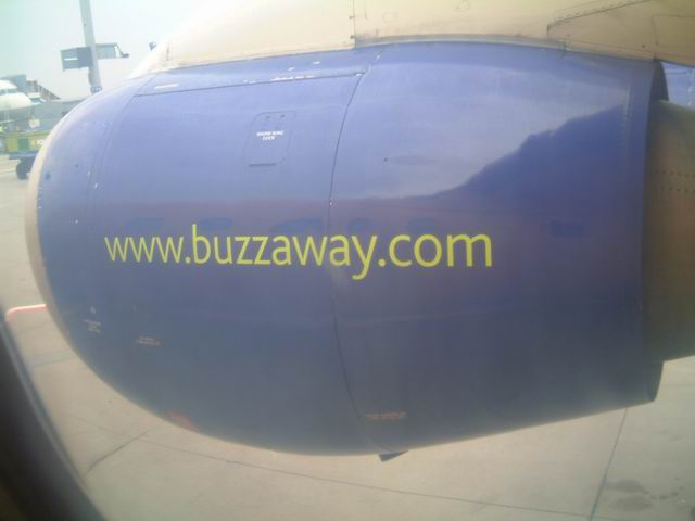 Blick aus dem Flugzeugfenster