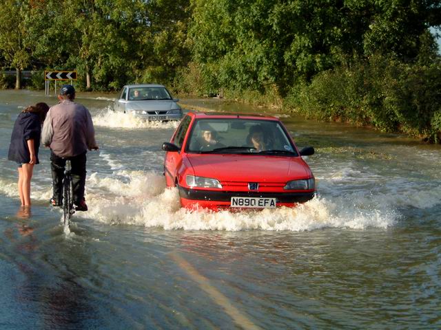 Floods - Cars crossing Mill Way