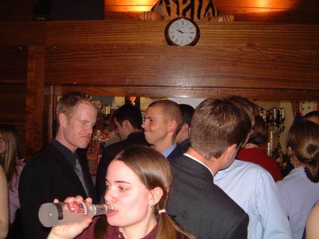 Catz Bar - Waiting at the Bar